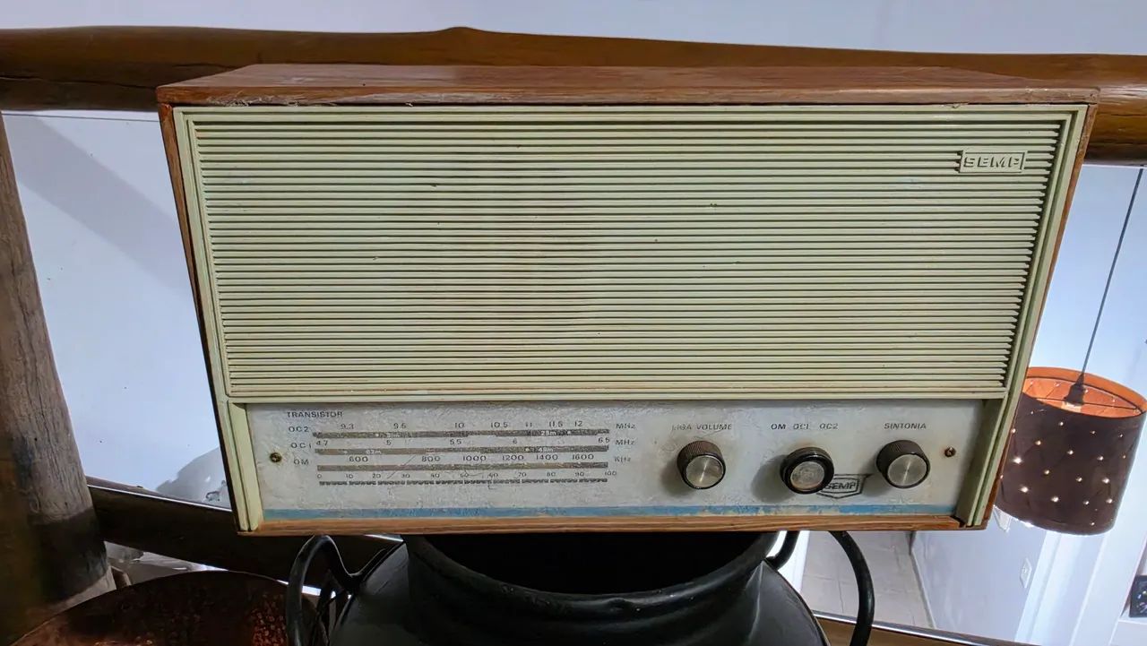 Rádio semp antigo 