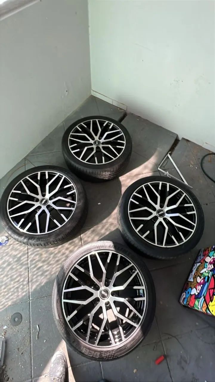 Rodas com pneus. aro 20