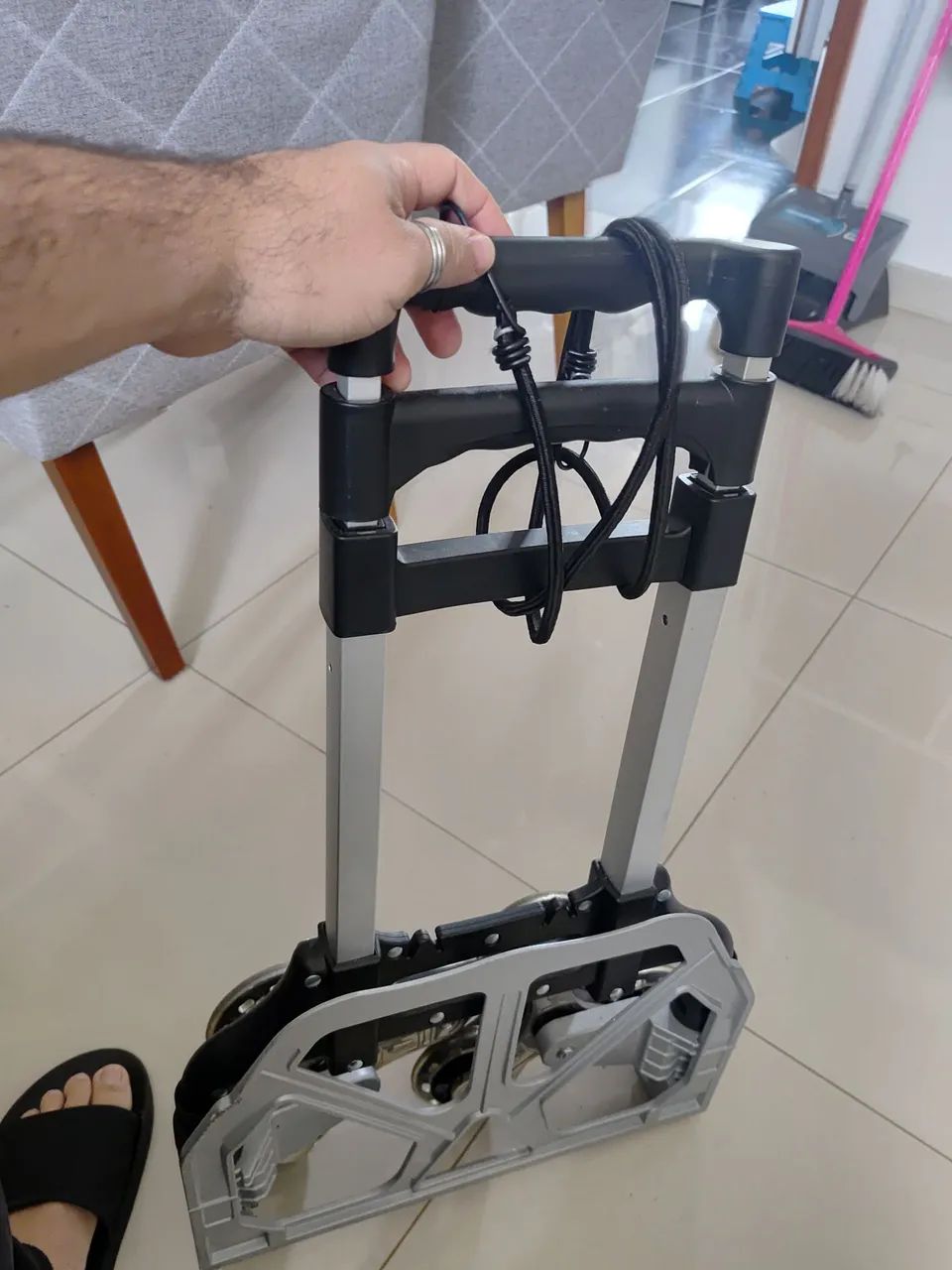 Carrinho que sobe escadas - Foto 4