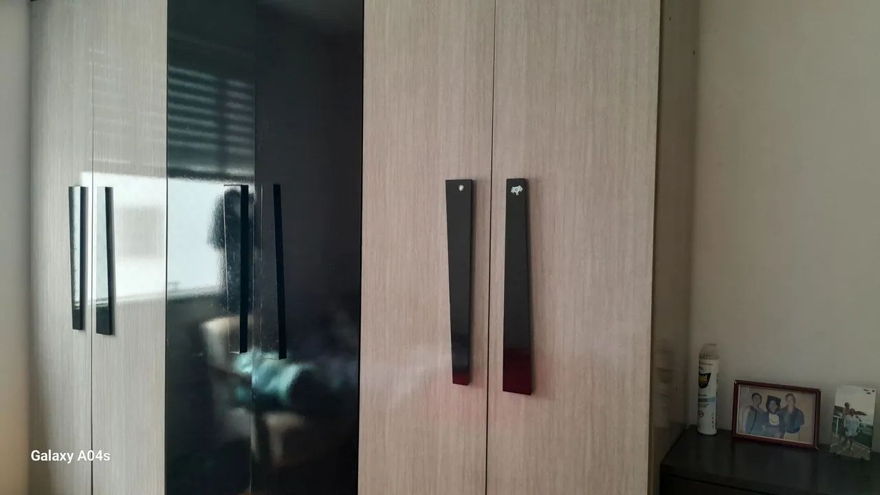 ARMARIO DE QUARTO - 6 PORTAS - Foto 2