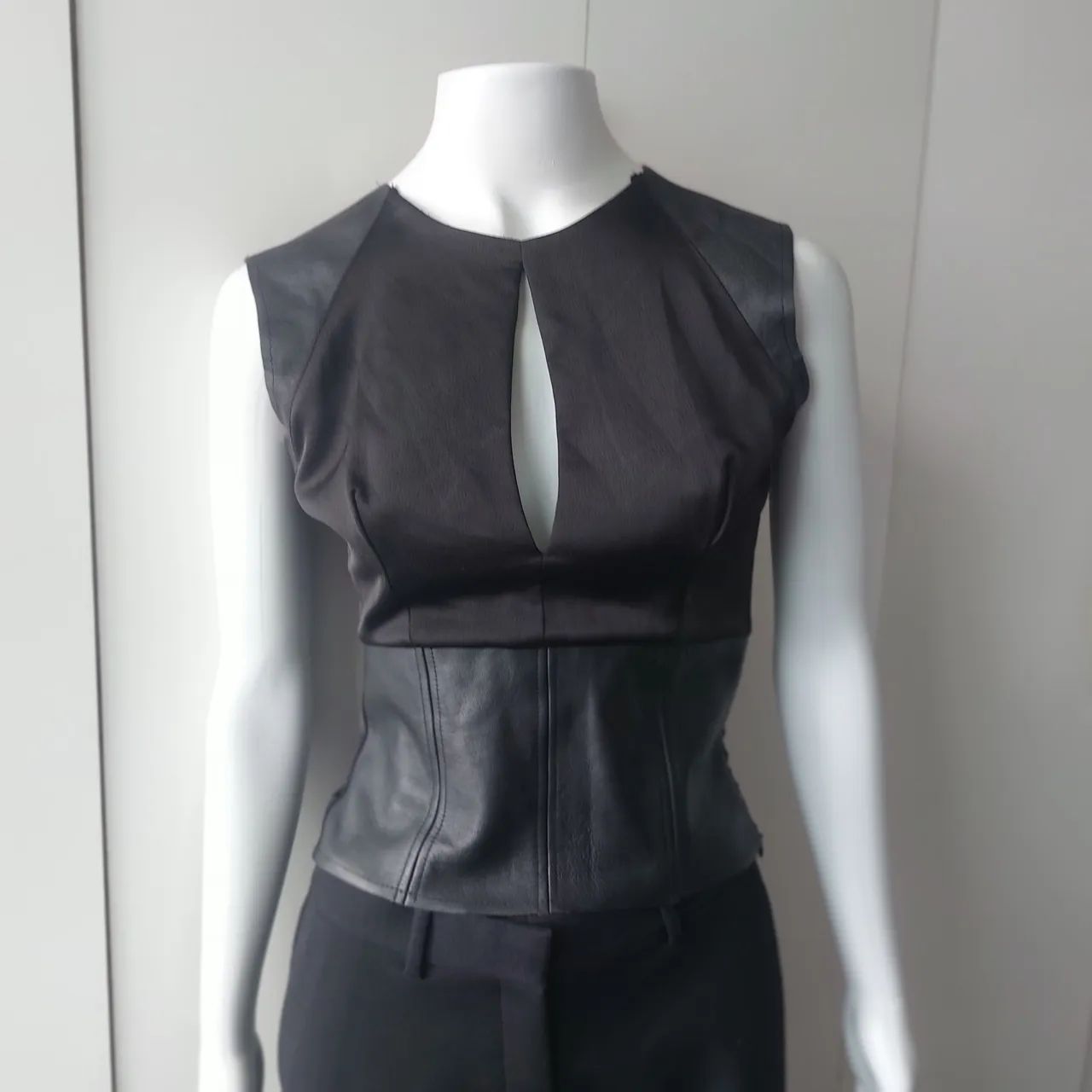 MAISON REVOLTA blusa 100% couro - Foto 2