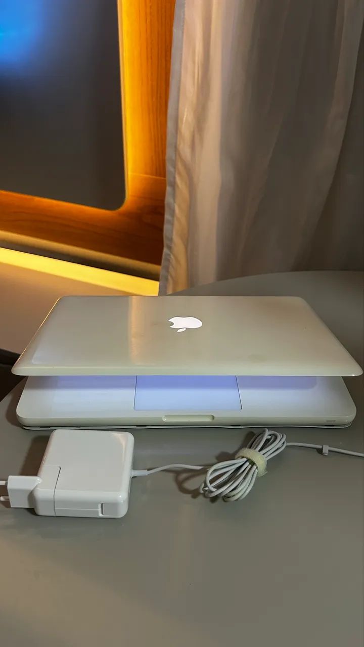 Apple MacBook com SSD | Bateria e Carregador Novos - Foto 2