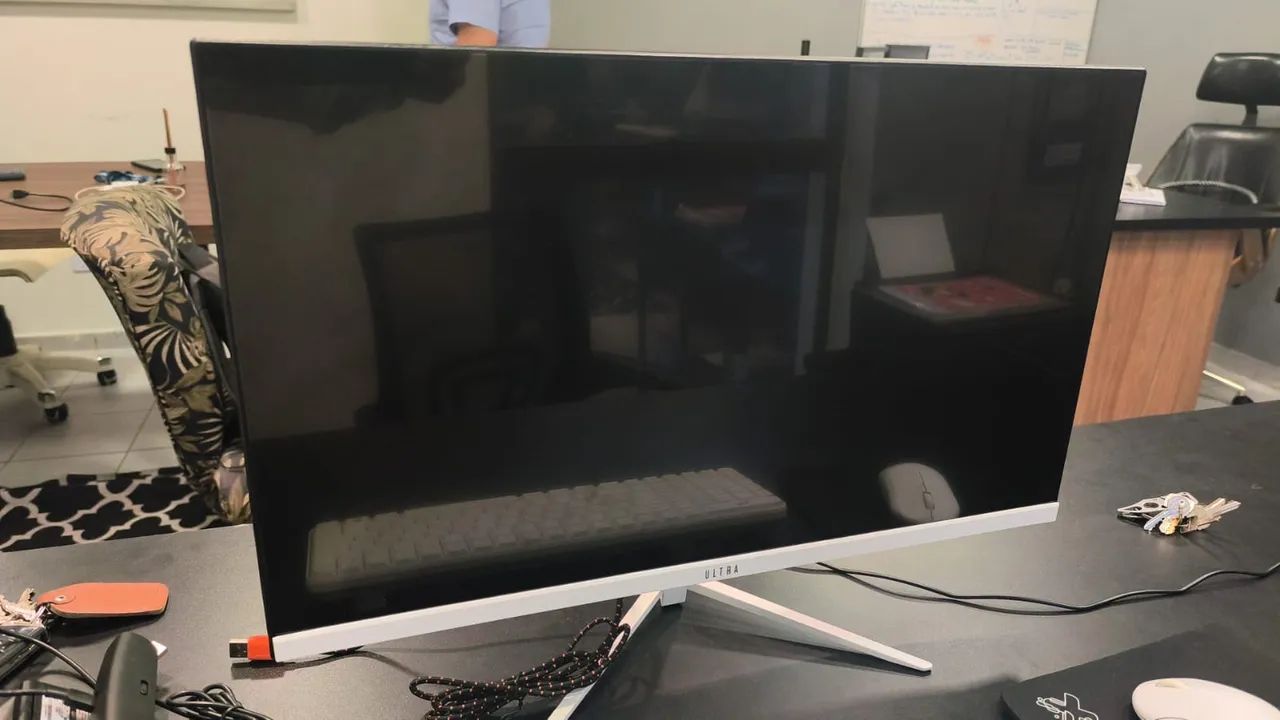 Computador All in One ULTRA 21" - Celeron, 4GB RAM - Foto 2