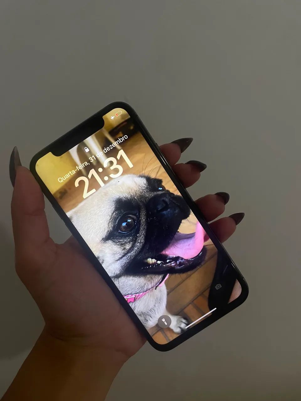 iPhone X 64gb com detalhes 
