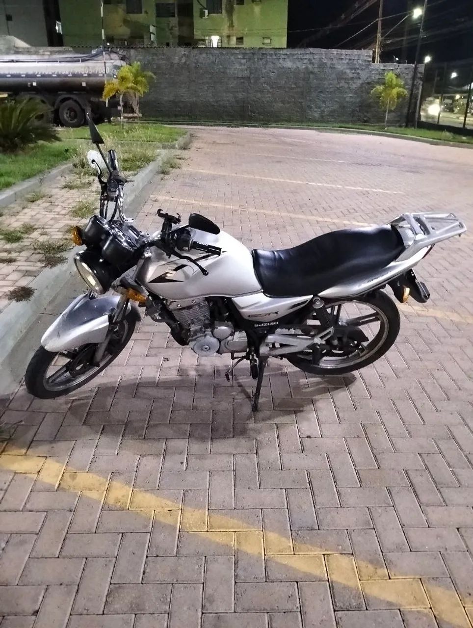 SUZUKI GSR  - Foto 2