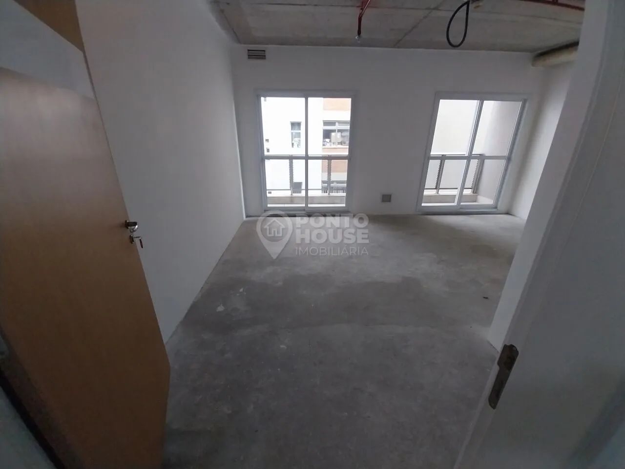 Sala comercial à venda e locação no bairro da Vila Mariana de 34m² e 1 vaga