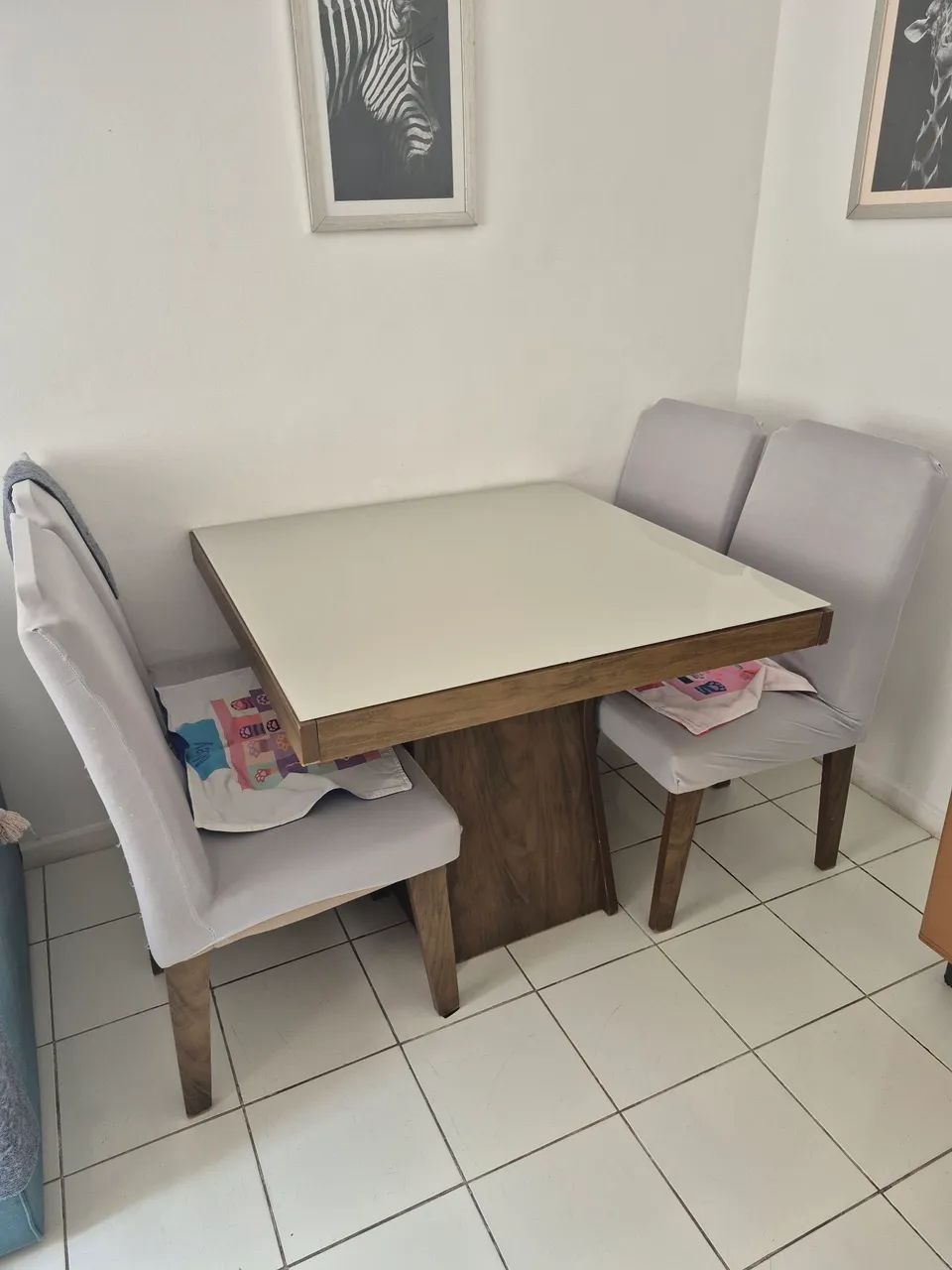 Mesa com 4 cadeiras - Foto 3