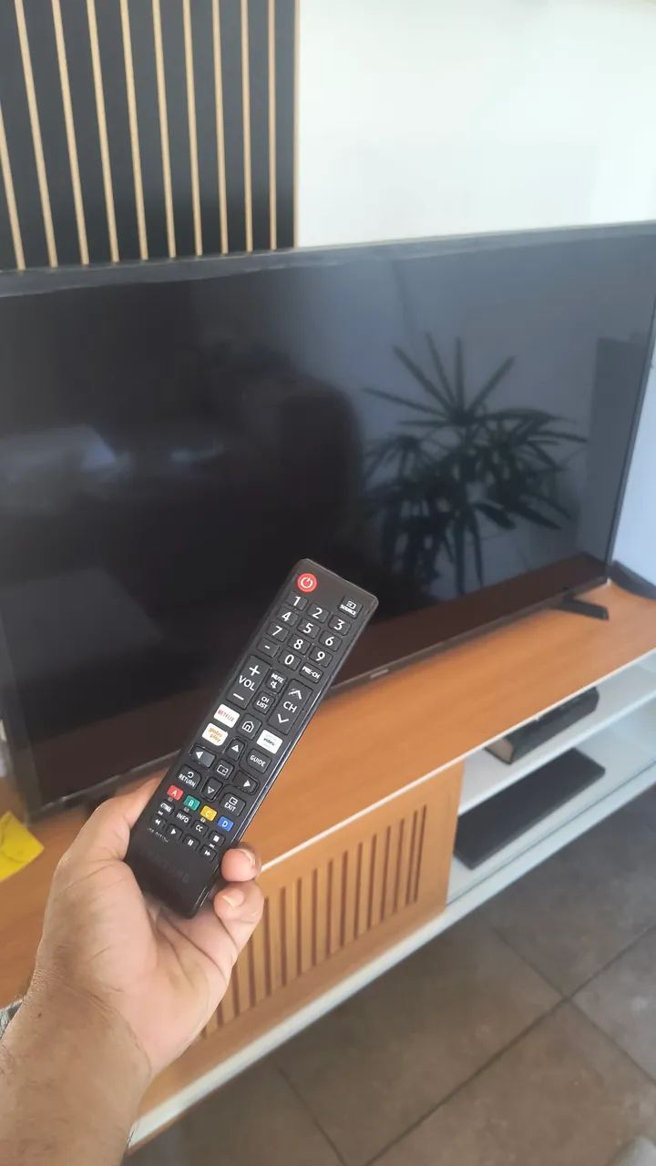 Vendo  smart TV Samsung 43" Full HD - Foto 2