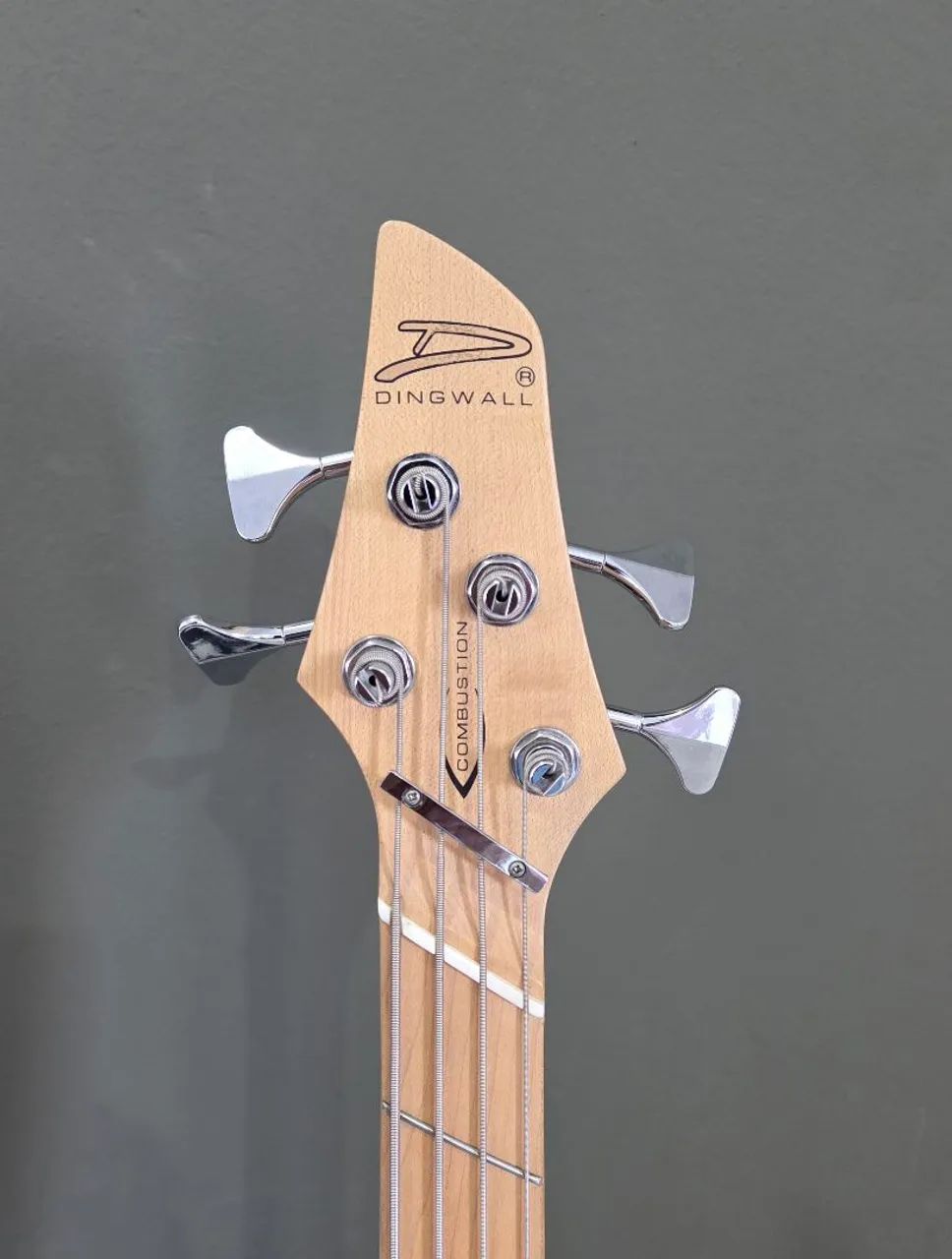Baixo Dingwall combustion 4 - Foto 4
