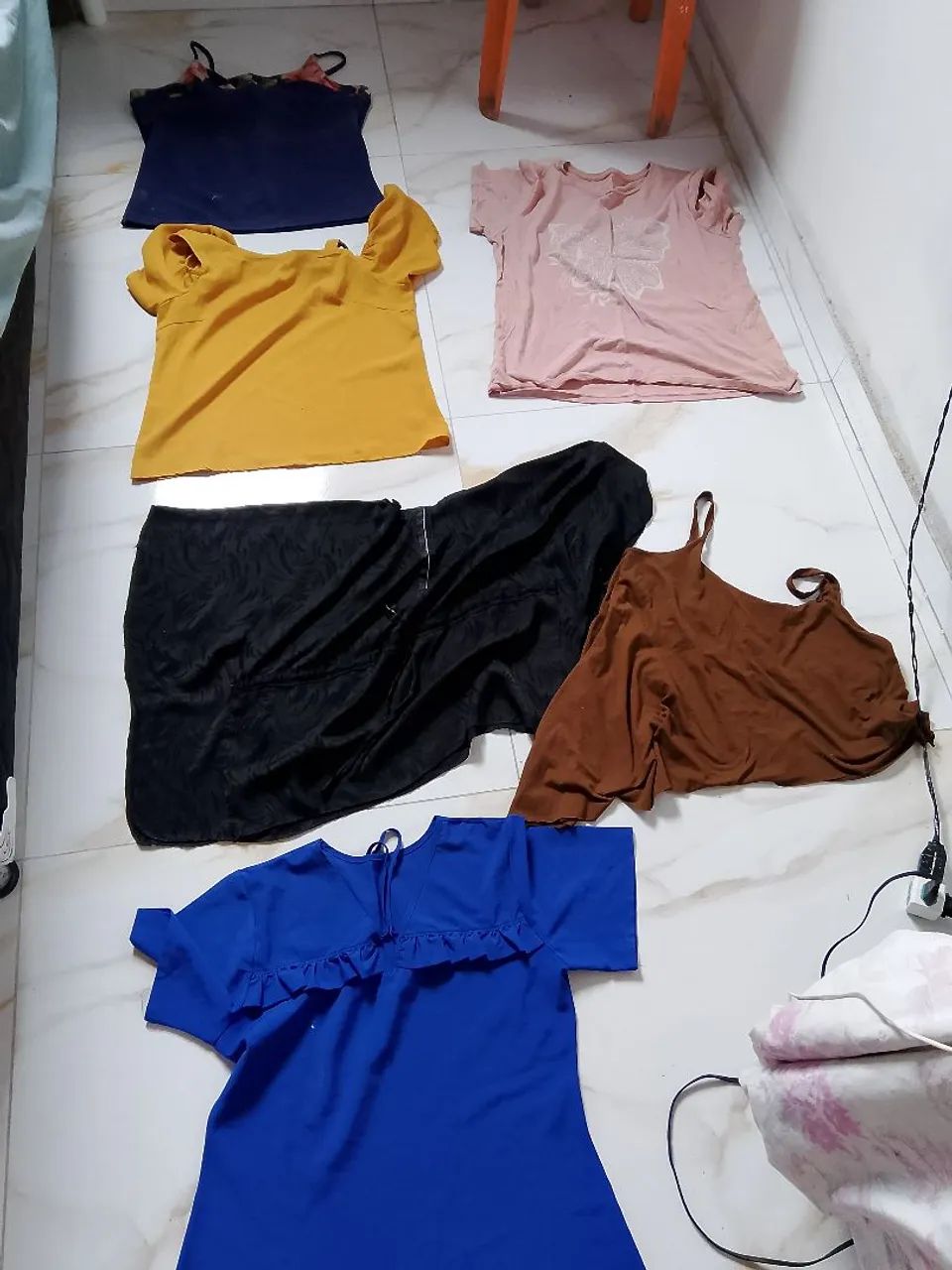 Lote de roupas femininas  - Foto 2