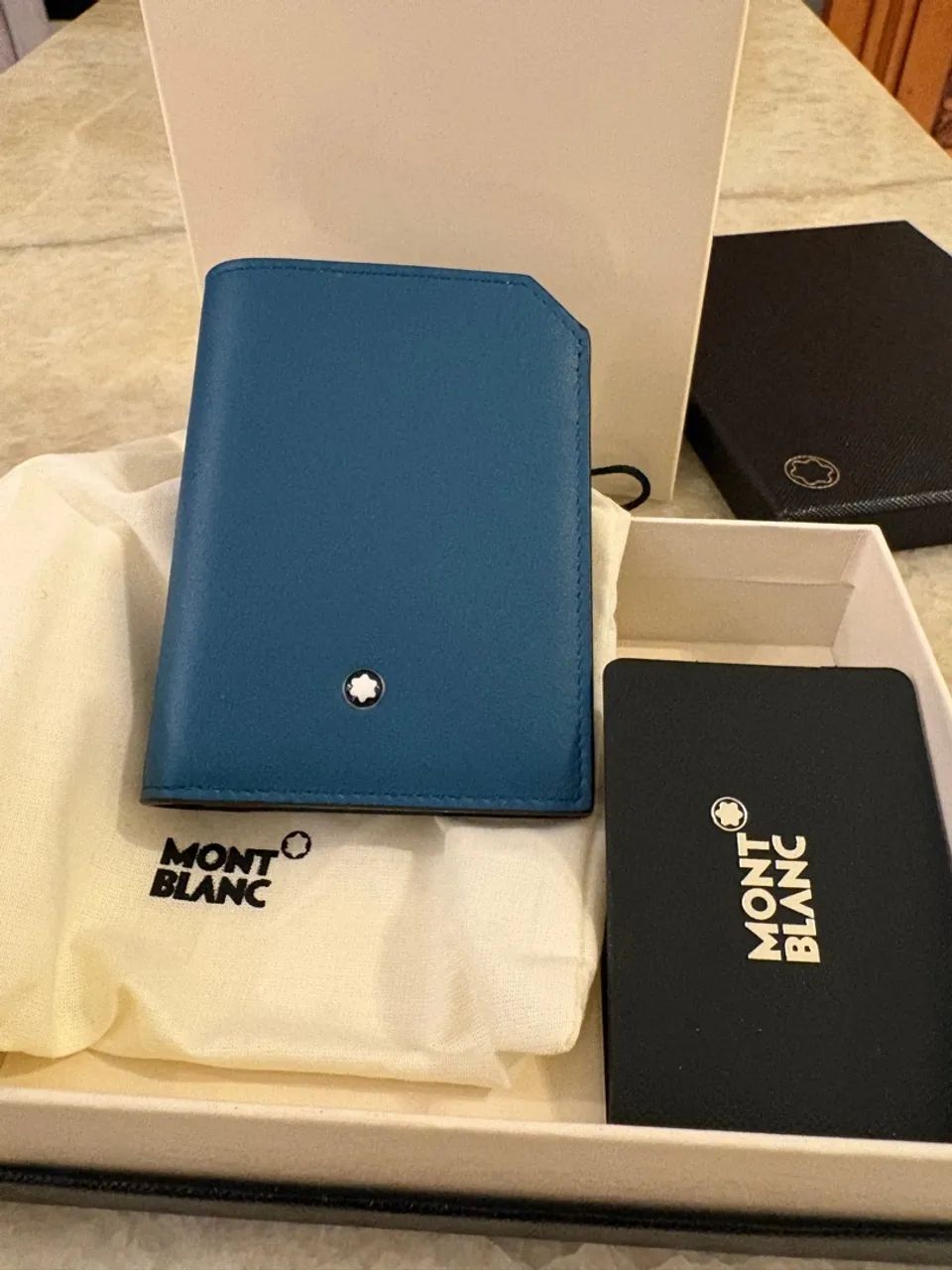 Carteira Montblanc mini soft 4CC azul zero