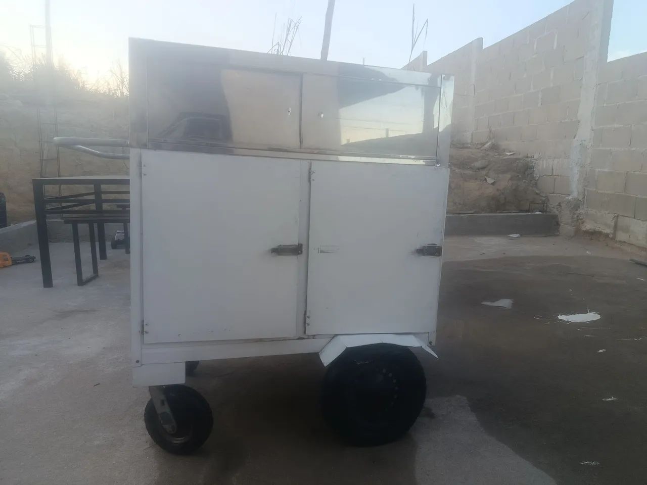 Vende-se carrinho de hotdog ou doces - Foto 2