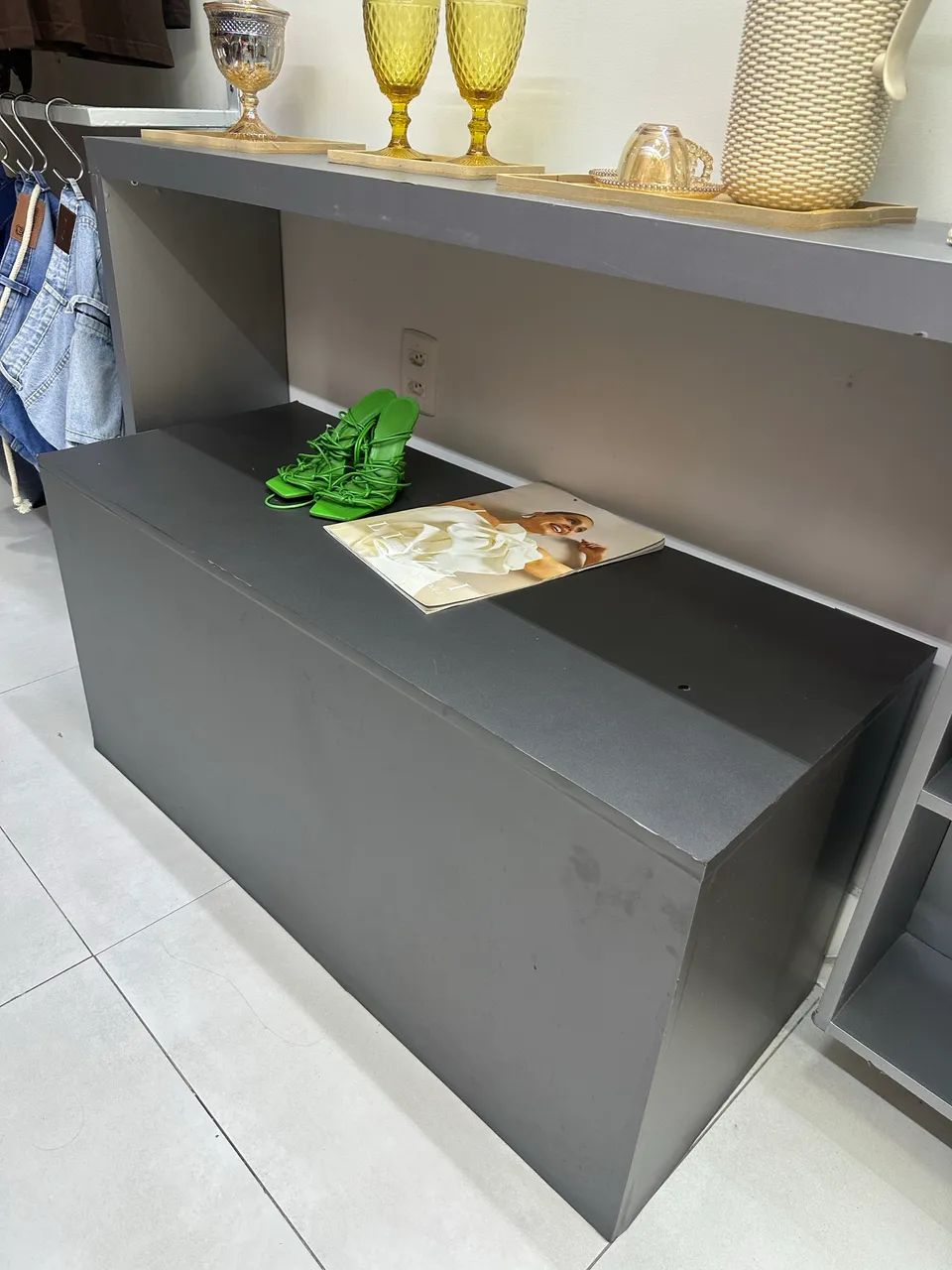 Sofá em madeira 419420958444769280