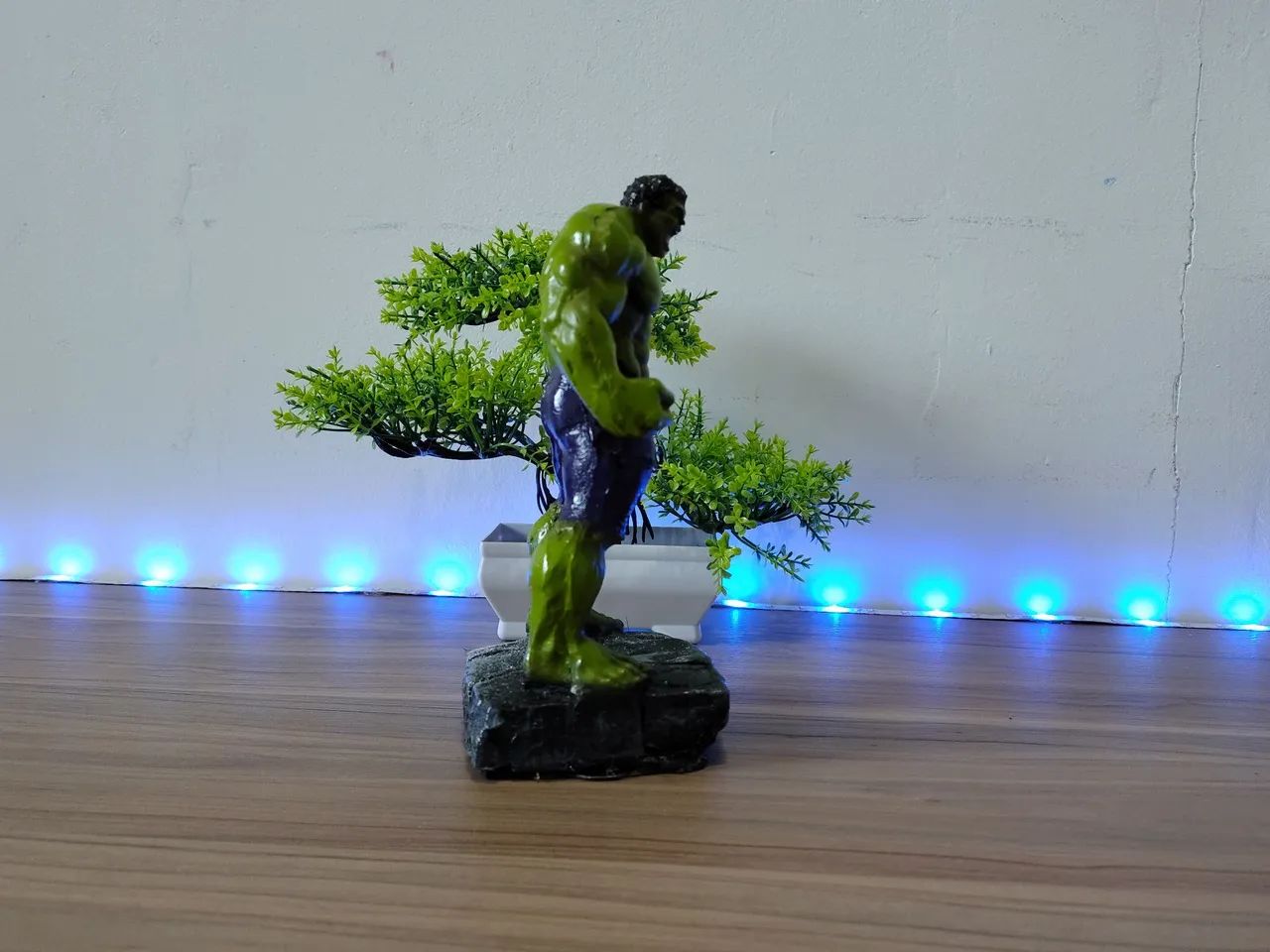 BONECO HULK COLECIONÁVEL EM RESINA  - Foto 3