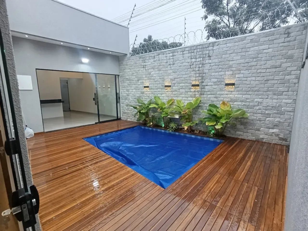 Linda casa com Pisicna