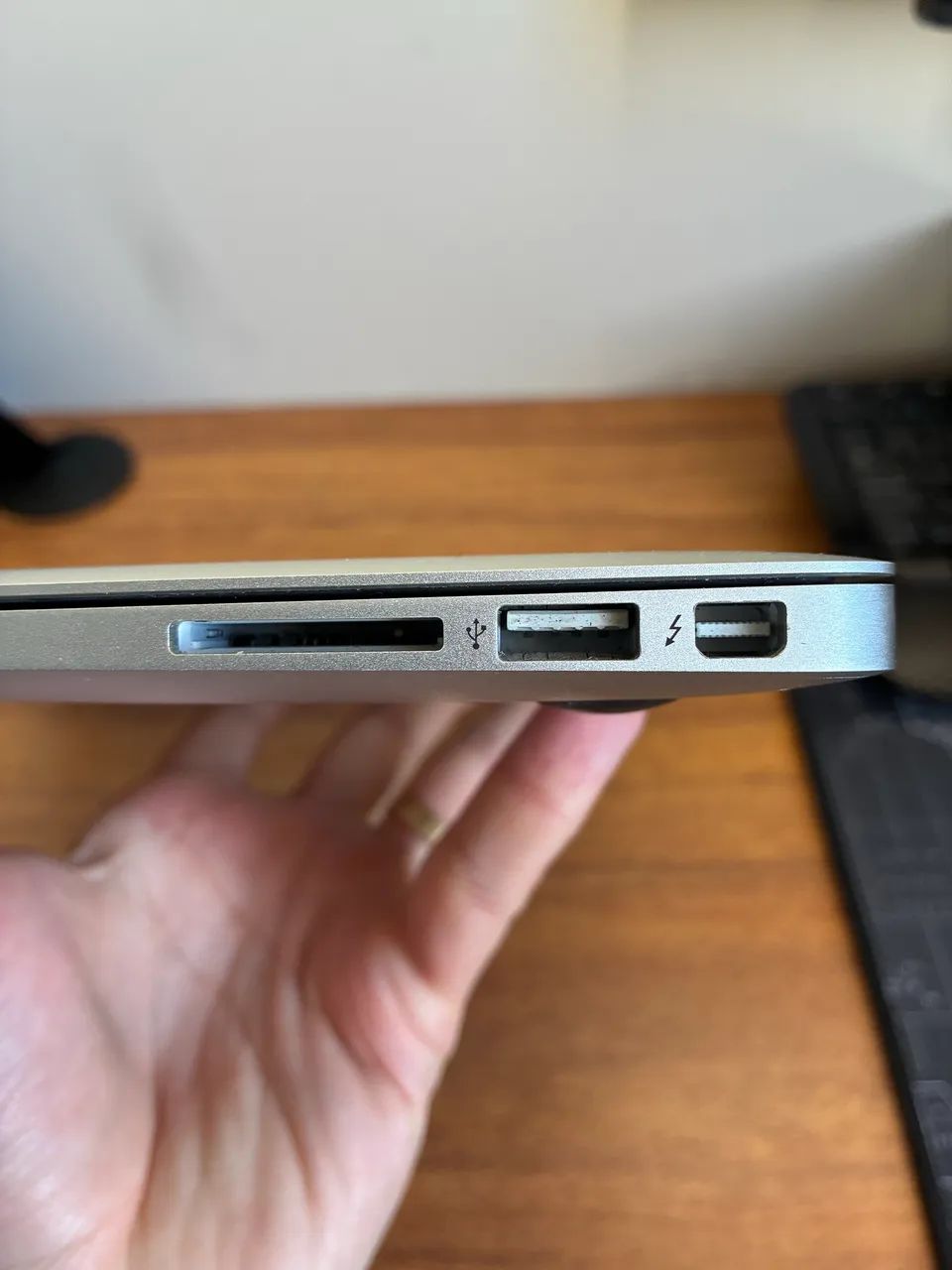 MacBook Air 13" - Early 2015 | 8GB RAM | SSD 256GB | Excelente Estado - Foto 4