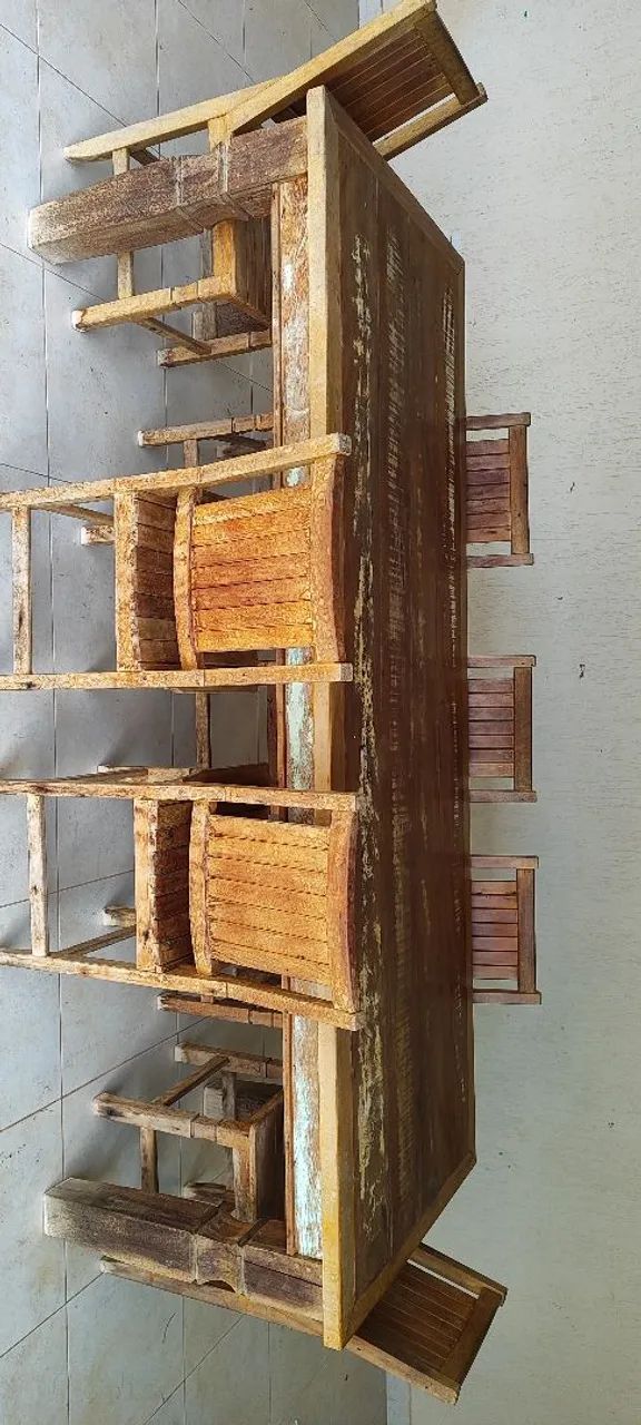 Conjunto mesa e cadeiras madeira de demolição COMPLETO!