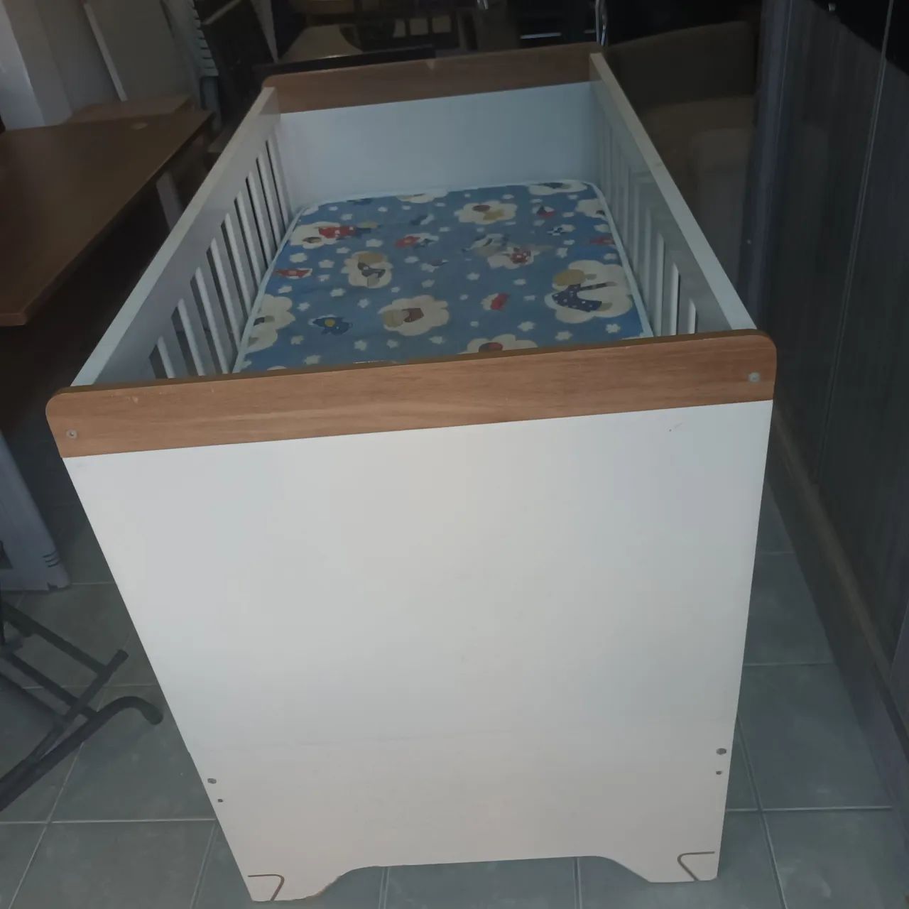Berço com colchão 