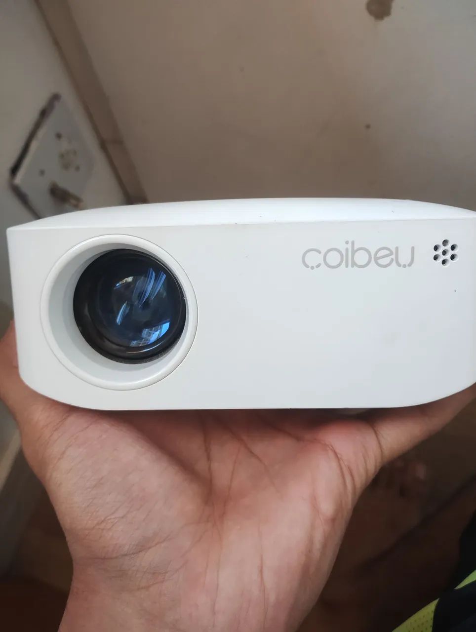 Projetor semi-novo 