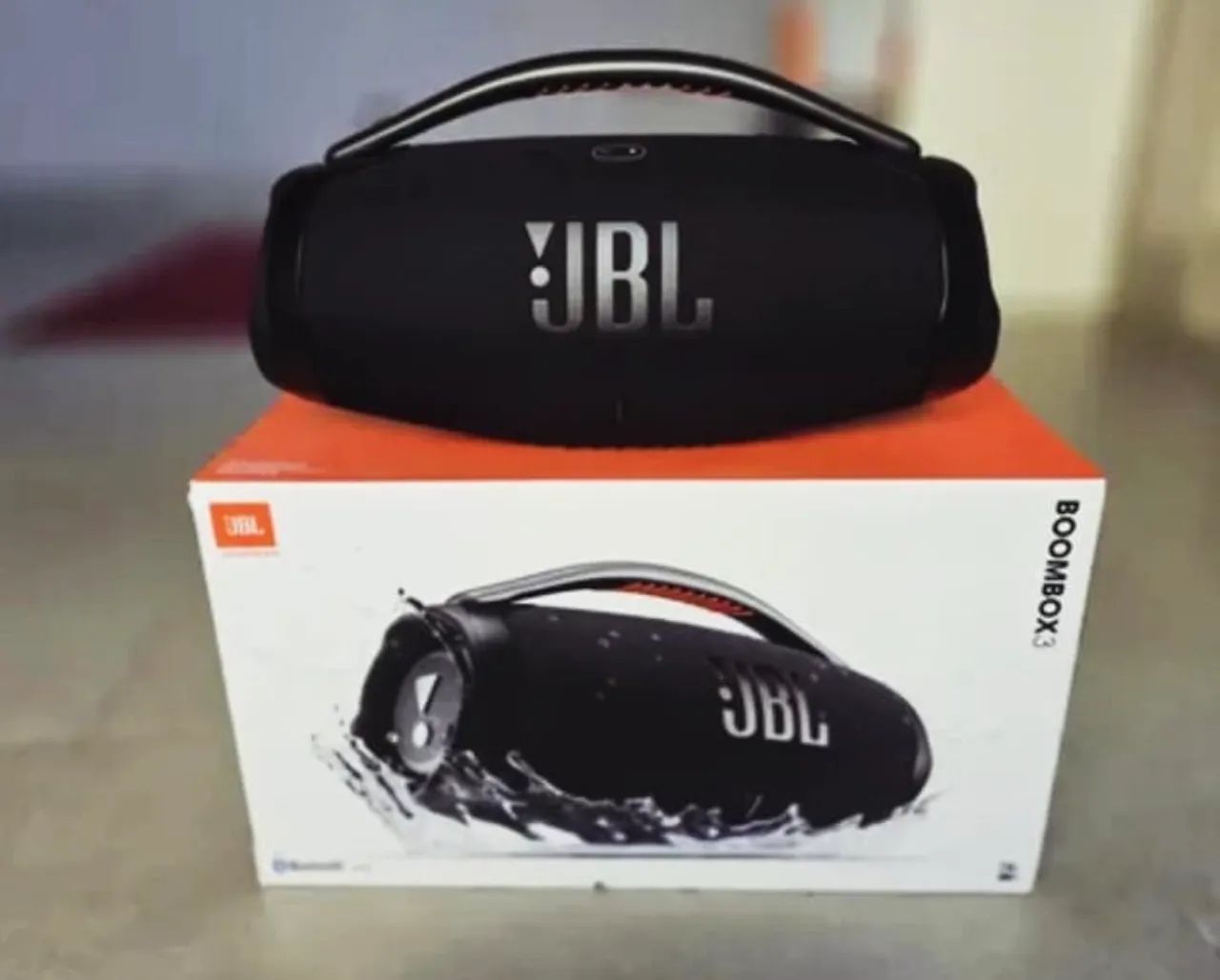 Caixa JBL bombox 