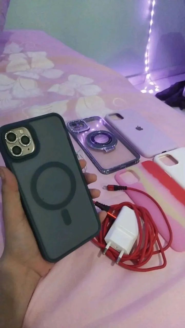 Iphone 11 pro max vendo ou troco em notebook ou ps4