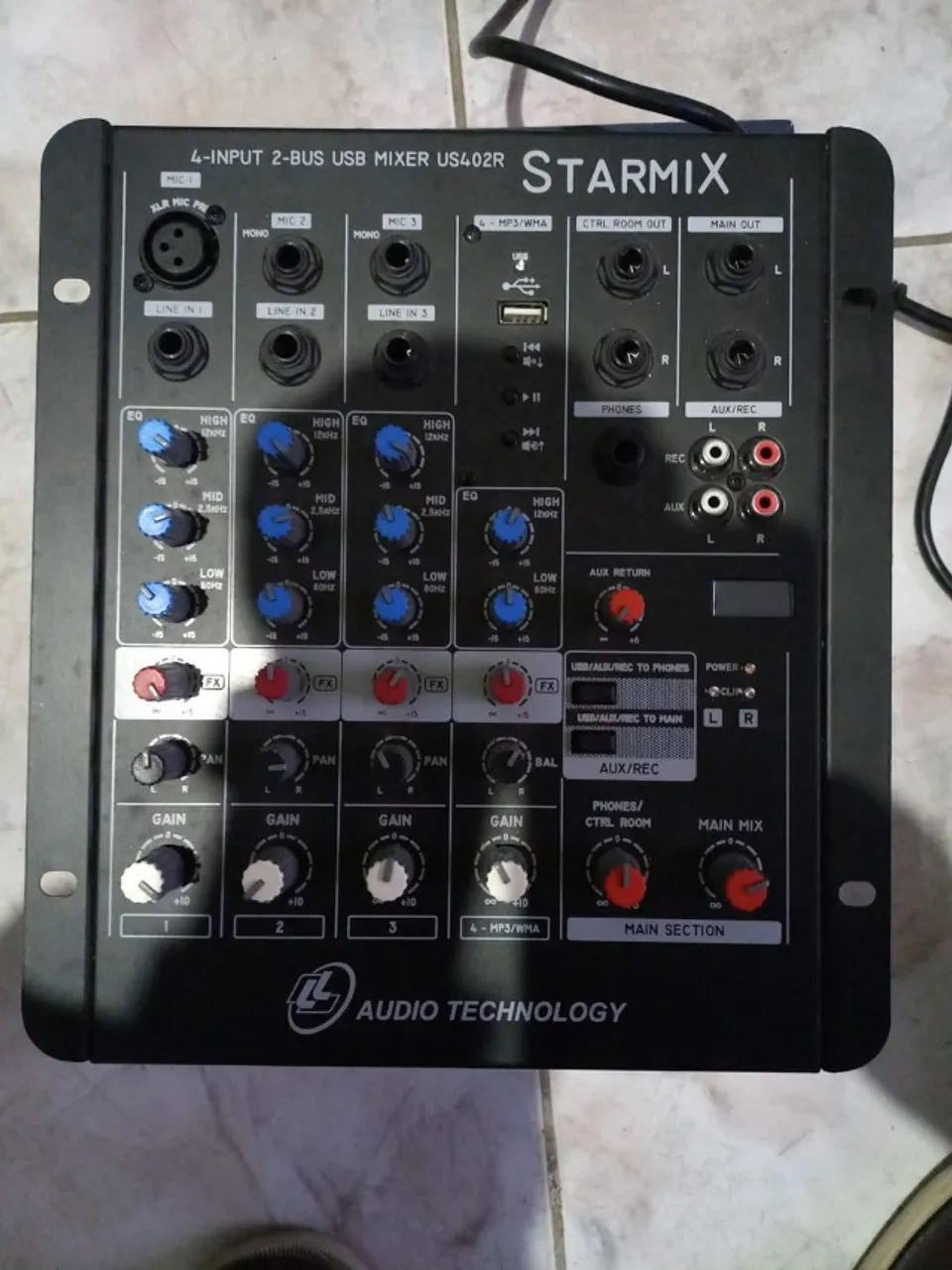 Mesa de Som LL Audio Starmix US402R Nova