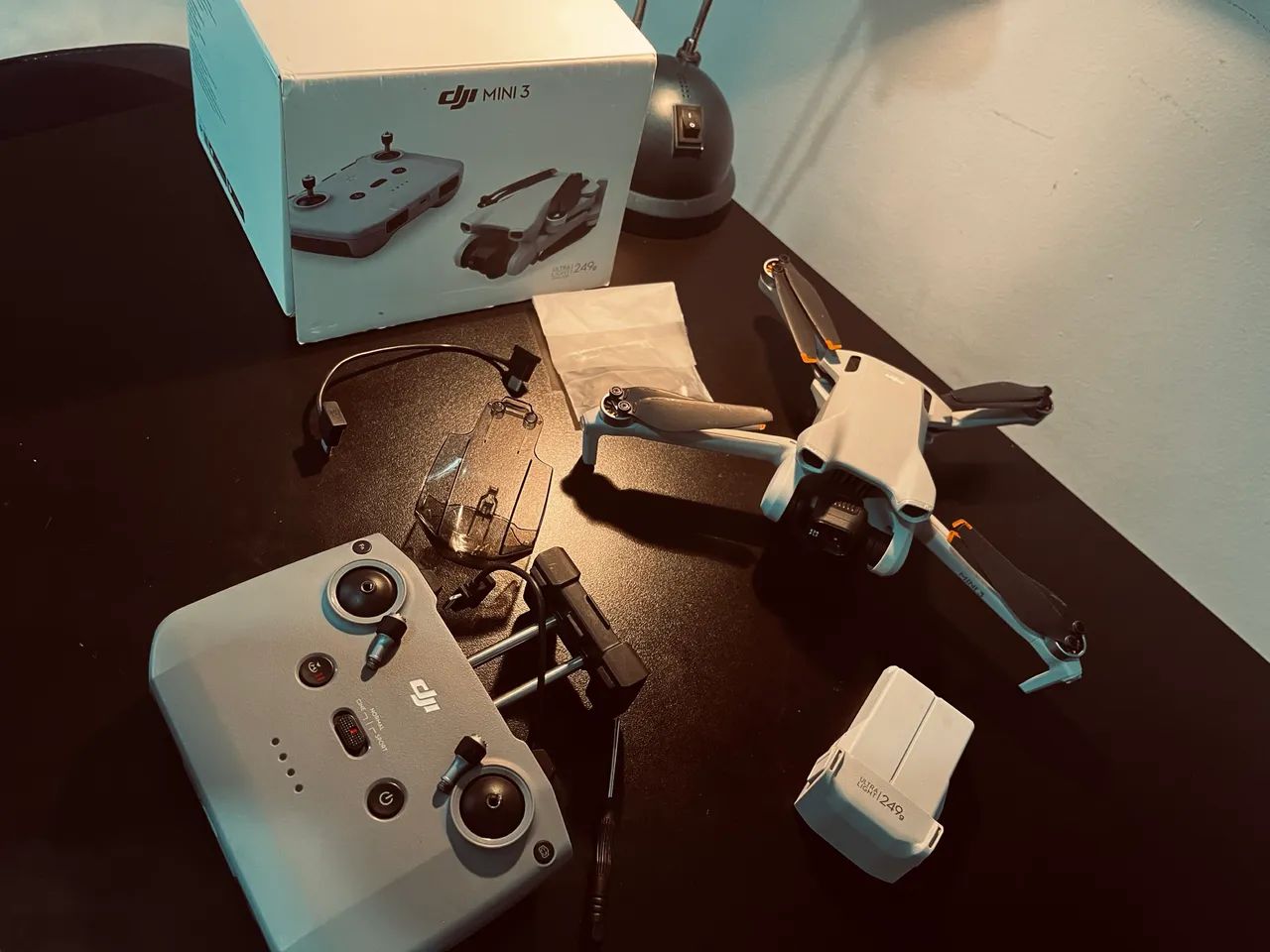 Drone DJI aeronave e Controle