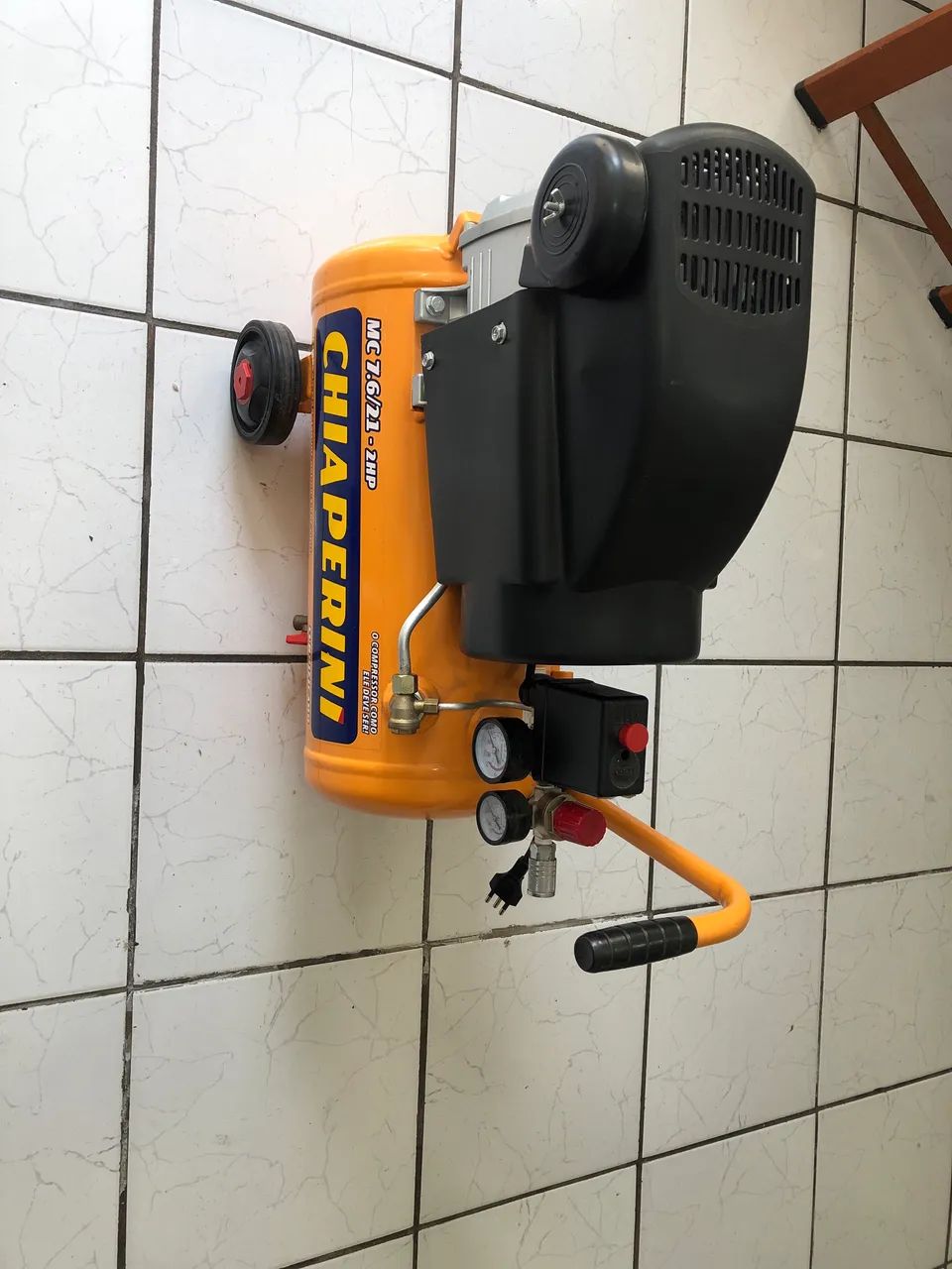 Compressor de Ar Chiaperini 127V. 21L. - Foto 3