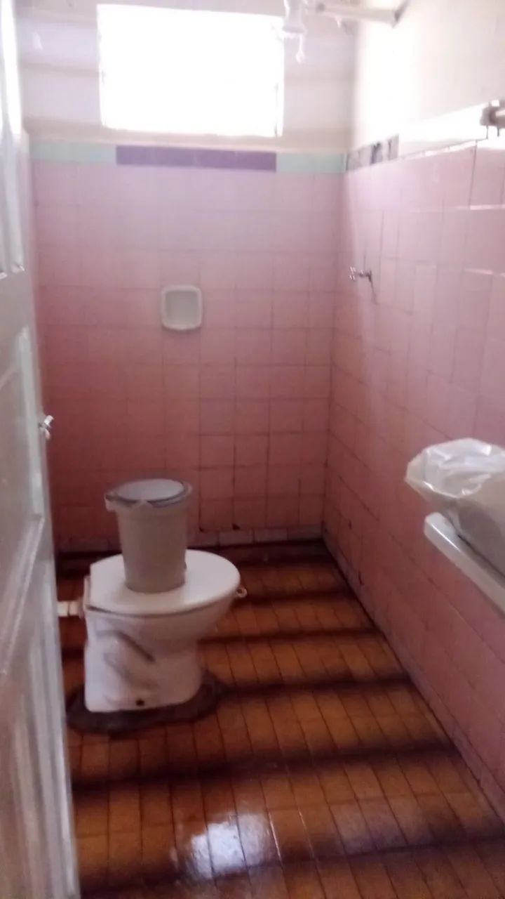 Aluga-se casa de vila