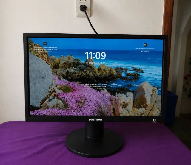 Monitor LED Positivo - Funcionando Perfeitamente .