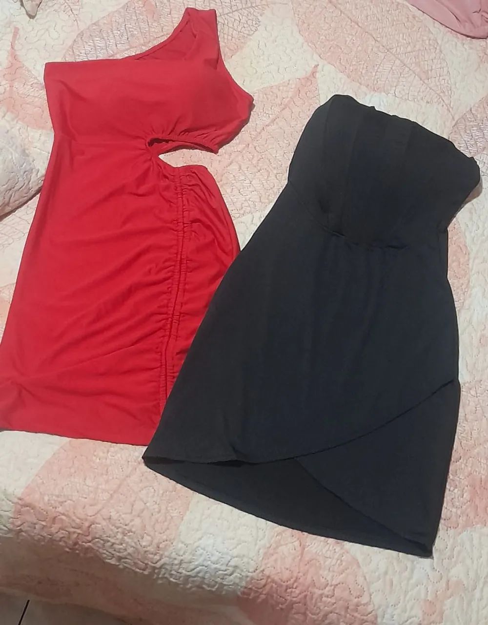 2 vestidos Curtos (*tamanho único)