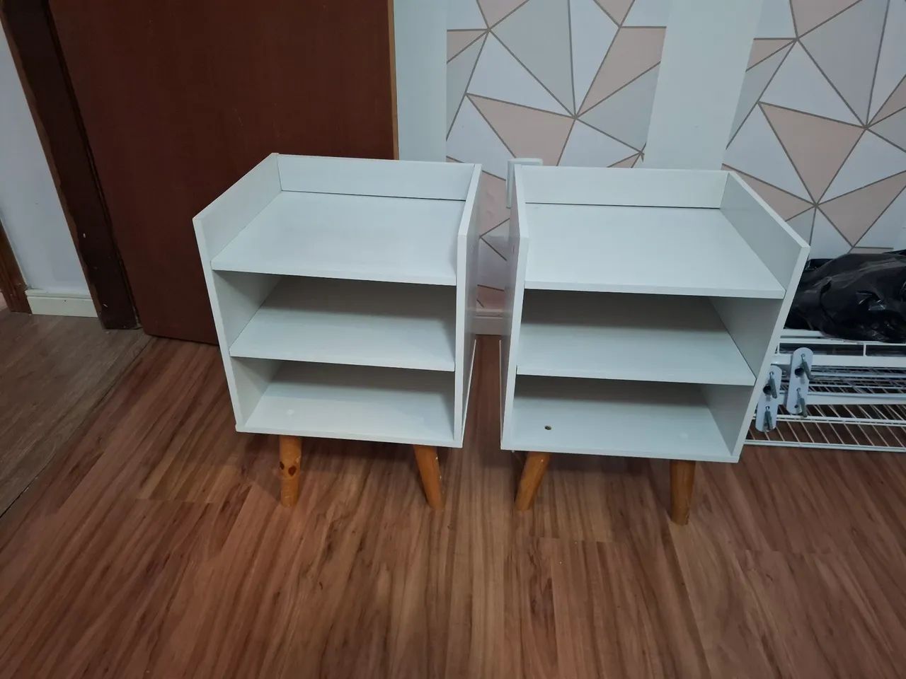 Par de mesinhas de apoio 