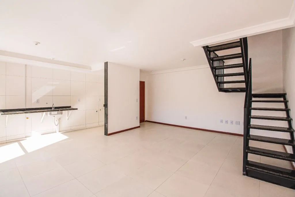 Cobertura duplex novinha com 4 quartos e 3 vagas e garagem - Foto 4