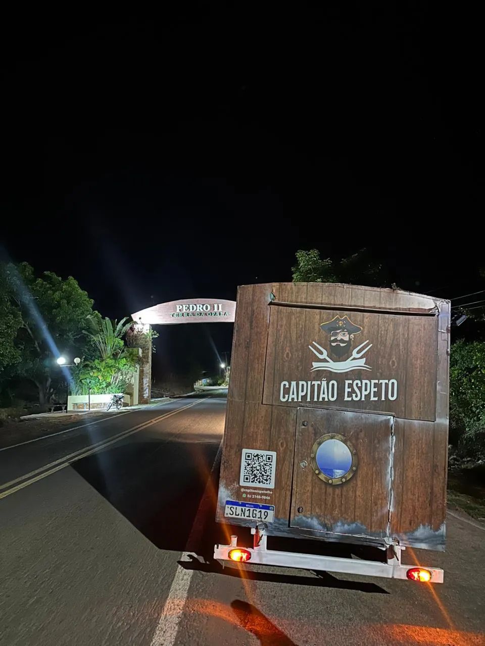 VENDE-SE FOOD TRUCK REFORMADO E EMPLACADO COM AR CONDICIONADO E INSTALAÇÃO ELÉTRICA  - Foto 6