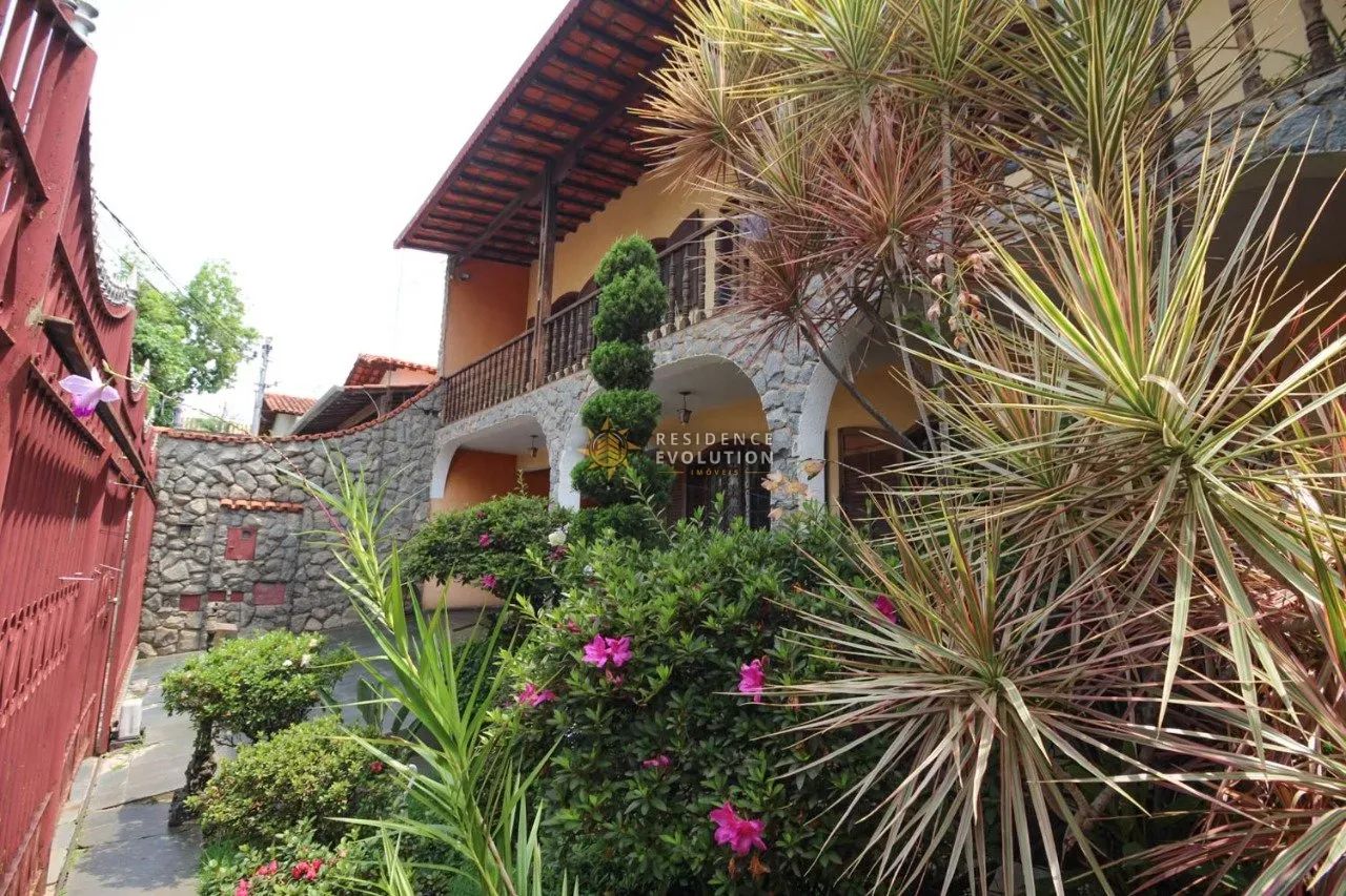 Linda Casa de 5 Quartos no Vila Clóris - Foto 2