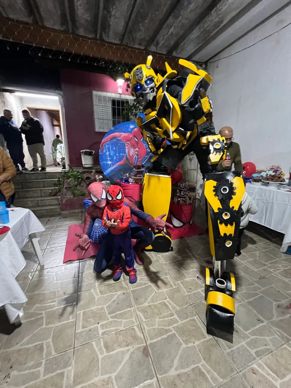 Robô Bumblebee para festas e eventos  - Foto 3