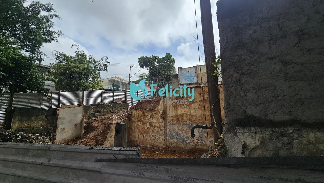 Terreno com 400m2 na Vila Mangalot