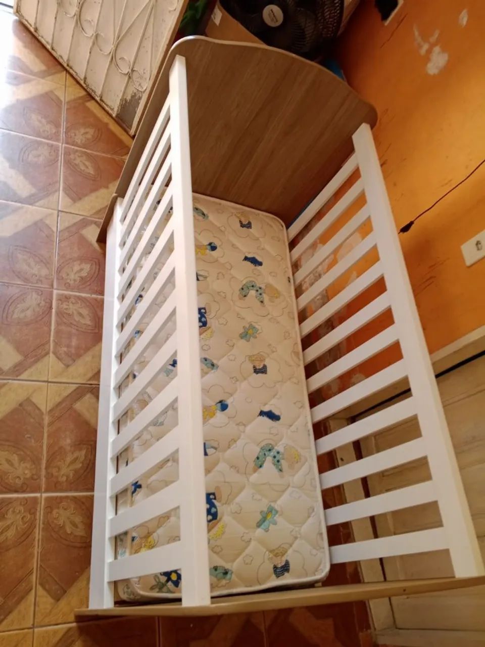 Berço e colchão  - Foto 4