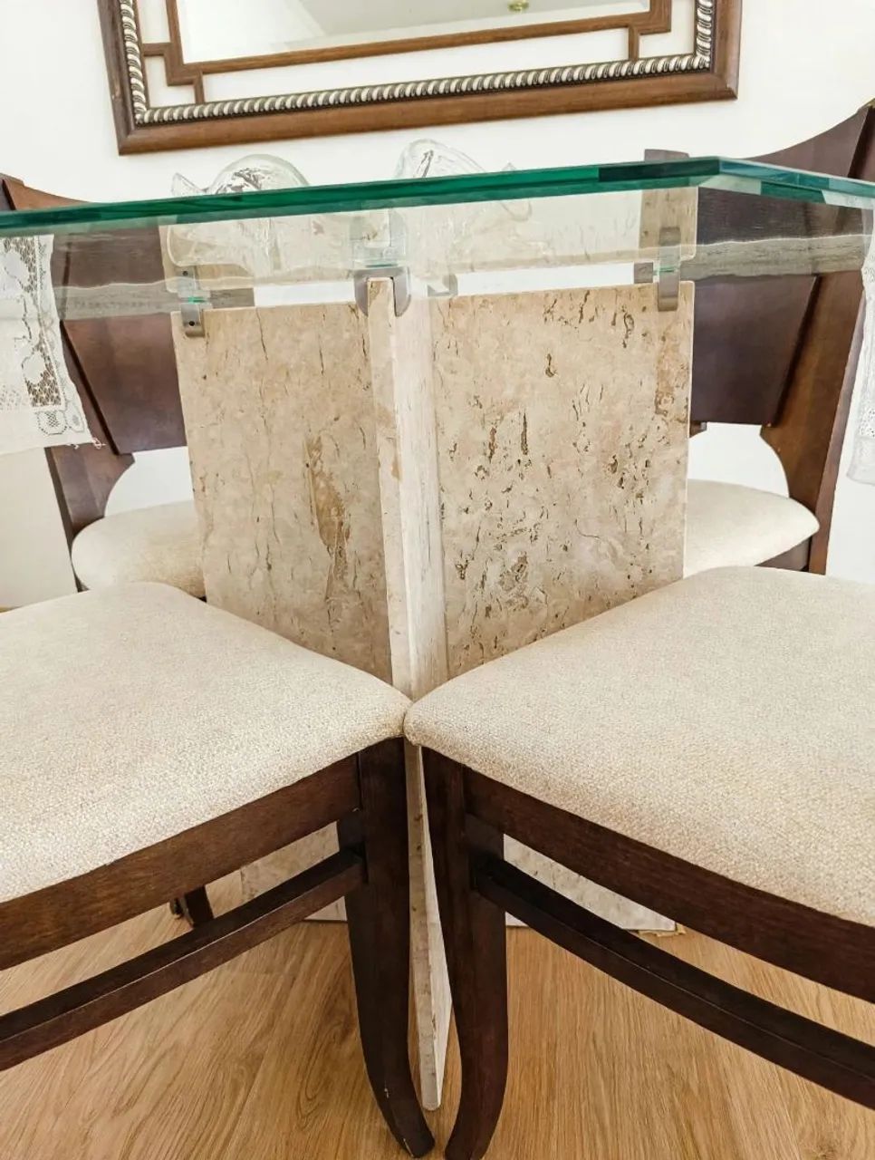 Mesa Jantar 4 Lugares - Mármore Travertino + Vidro + Cadeiras Madeira Maciça - Foto 3