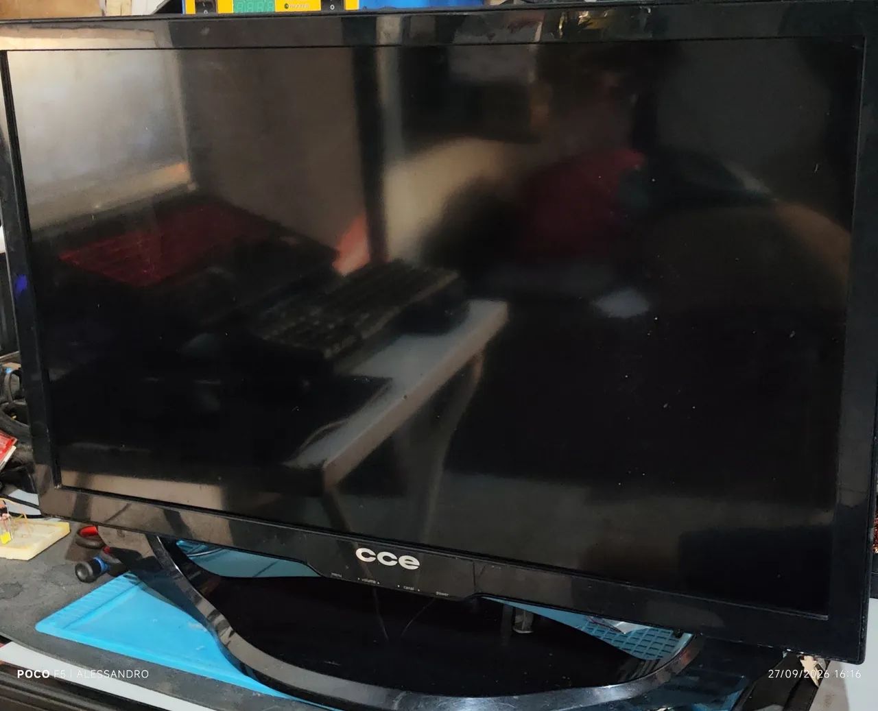 TV CCE 24" com Defeito