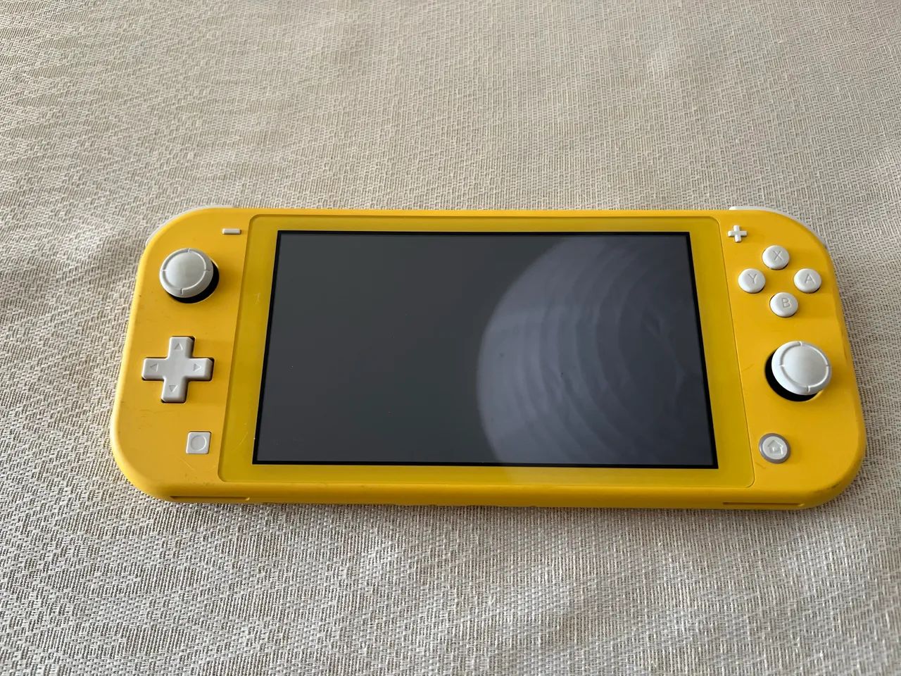 Vendo Nintendo Switch Lite amarelo - Foto 2
