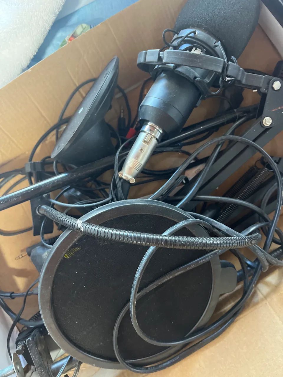 Você quer fazer podcasts. Microfone e condicionador profissional  - Foto 2