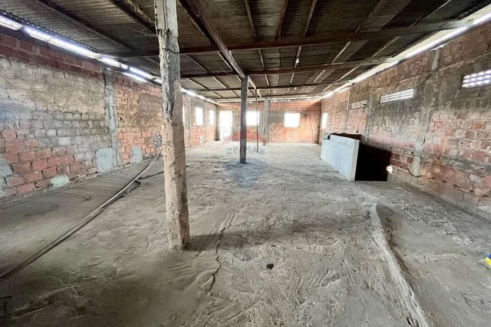 Aluga-se Galpão Comercial Acessível em IAPI Salvador! - Foto 4