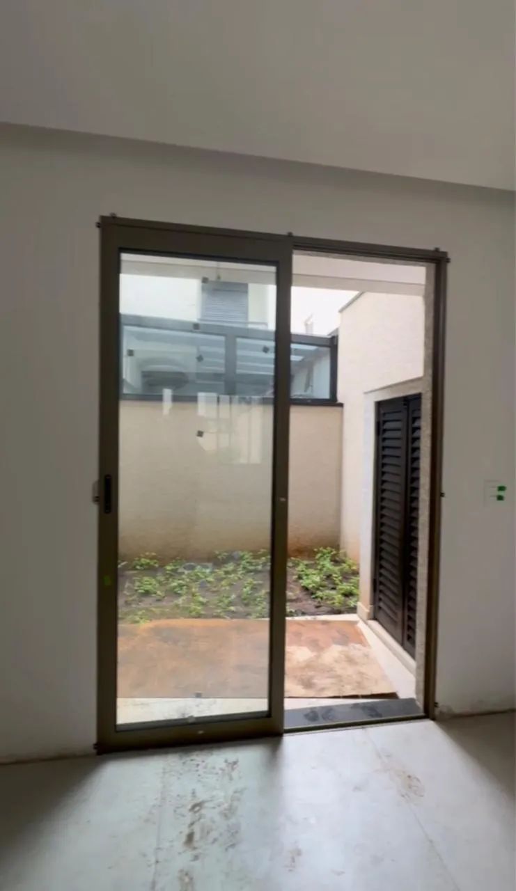Porta janela duas folhas cor champanhe 