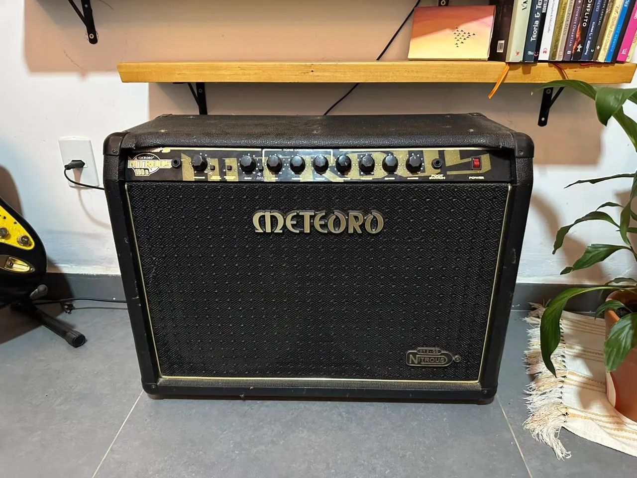 Amp meteoro e guitarra taguma troco por iphone - Foto 4