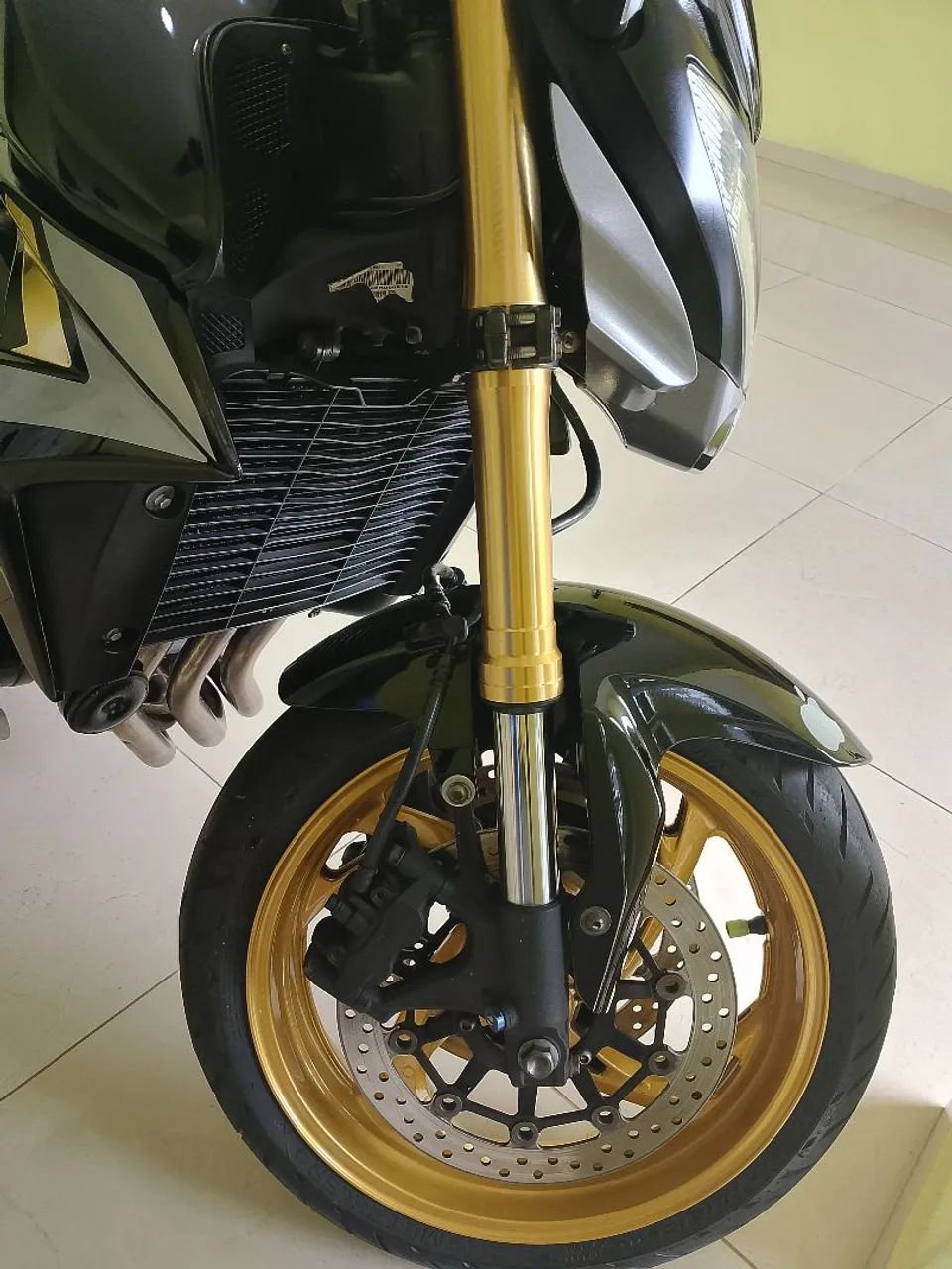 CB 1000r