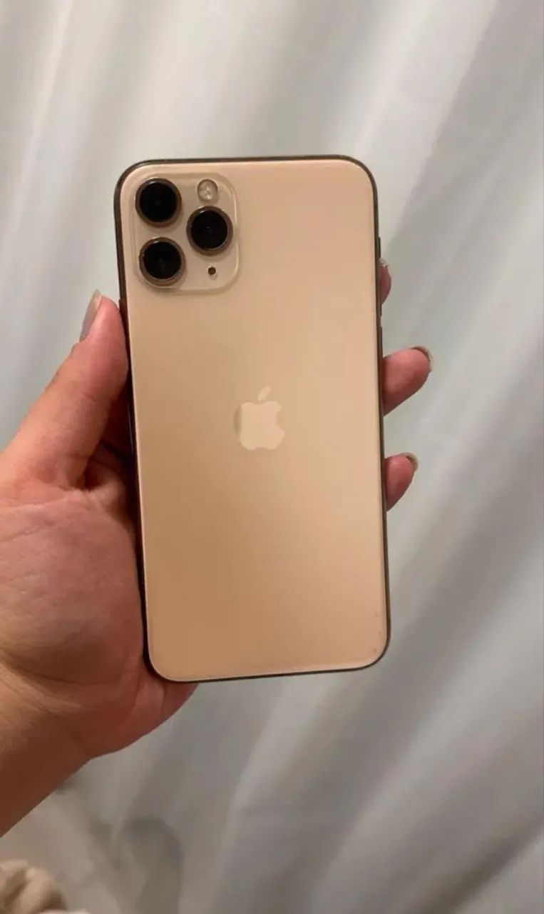 iPhone 11 Pro Max Gold  - Foto 2