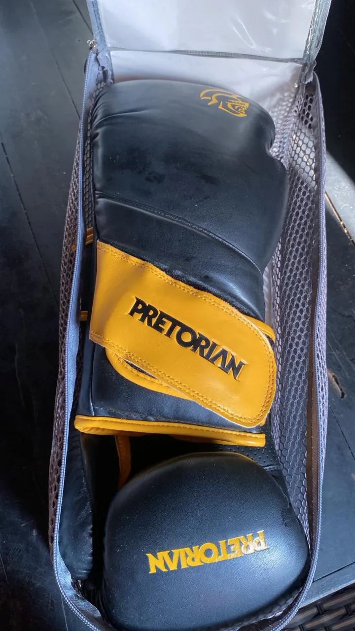 LUVAS DA PRETORIAN 12oz + BANDAGEM 5MT