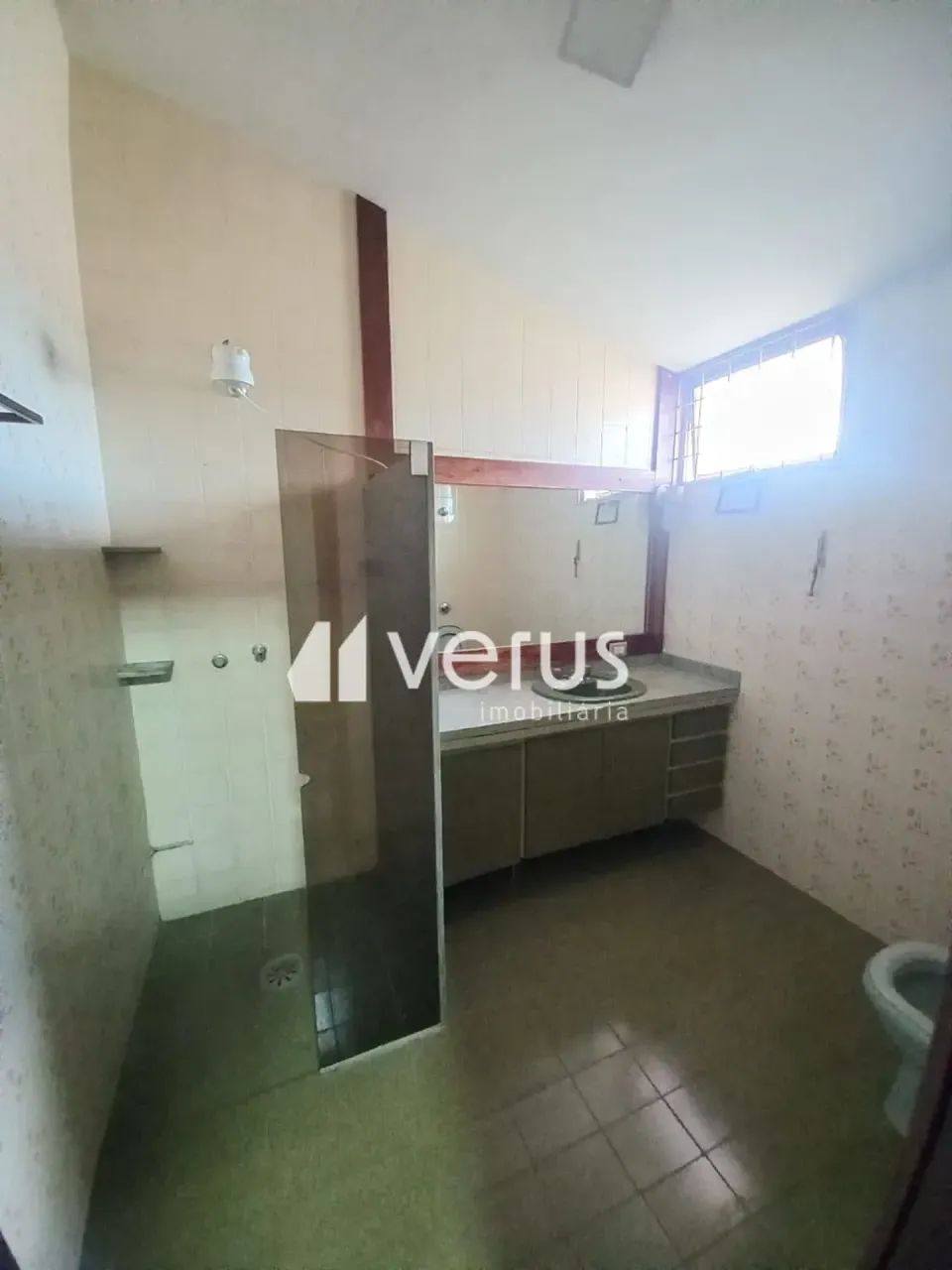 Imóvel para venda tem 250 metros quadrados com 5 quartos - Foto 4