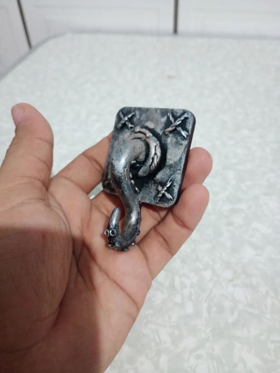 Porta colar de tentáculos  - Foto 2